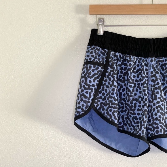 Lululemon Tracker Short III 4 Way Stretch Ace Spot Lullaby Blue Black 6 - Picture 7 of 16